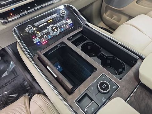 Certified 2020 Lincoln Navigator L Reserve w/ Equipment Group 208A Reserve AWD/4WD image 22