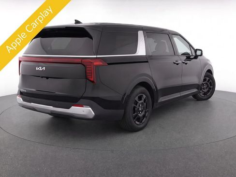 Certified 2025 Kia Carnival FWD image 3