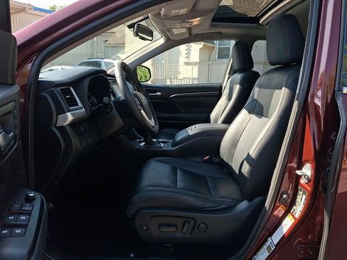 Used 2014 Toyota Highlander Limited AWD/4WD image 15