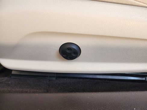 Used 2020 Mercedes-Benz E 450 4MATIC Cabriolet w/ AMG Line image 42