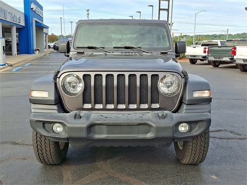 Used 2020 Jeep Wrangler Unlimited Sport S image 2