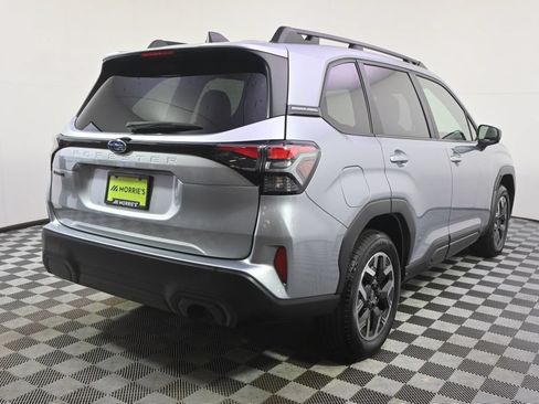 Used 2025 Subaru Forester Premium AWD/4WD image 6