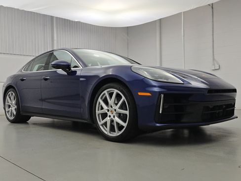 Certified 2026 Porsche Panamera image 9