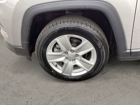 Used 2022 Jeep Compass Latitude image 14