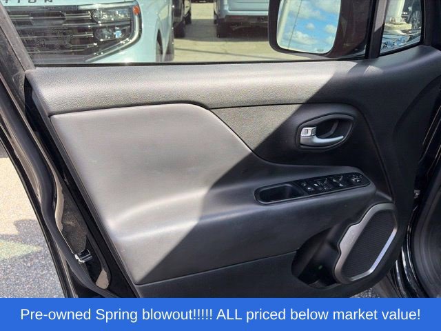 Used 2020 Jeep Renegade Altitude AWD/4WD image 17