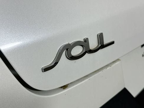 Used 2020 Kia Soul LX image 7