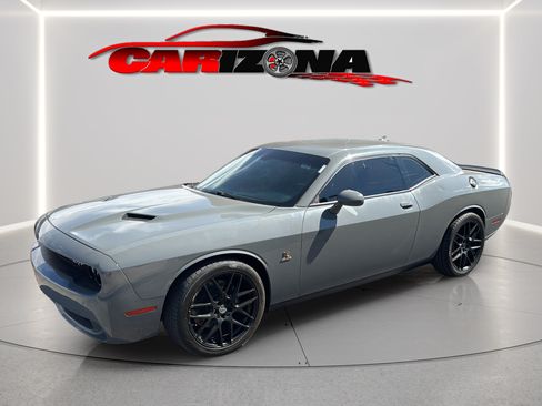 Used 2017 Dodge Challenger R/T Scat Pack w/ Driver Convenience Group RWD image 5