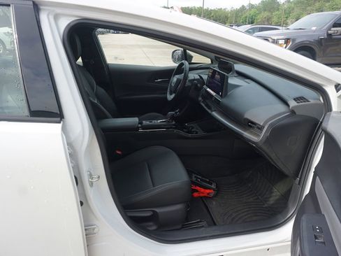 Used 2024 Toyota Prius Limited w/ Limited Premium Package FWD image 17