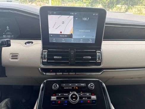 Used 2019 Lincoln Navigator Reserve w/ Cargo Package AWD/4WD image 10