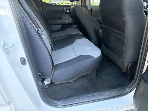 Used 2023 Toyota Tacoma TRD Off-Road w/ Technology Package AWD/4WD image 15