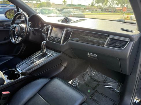 Used 2015 Porsche Macan S image 18