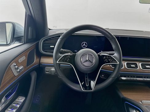 Used 2025 Mercedes-Benz GLE 350 4MATIC image 25
