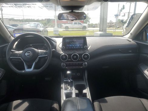 Used 2024 Nissan Sentra SV FWD image 10