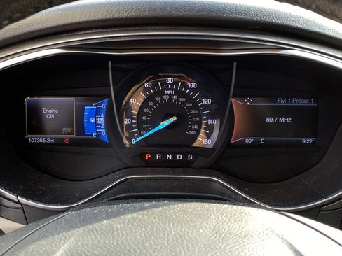 Used 2017 Ford Fusion SE w/ Fusion SE Technology Package image 13