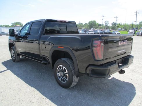 New 2026 GMC Sierra 2500 AT4 w/ AT4 Premium Plus Package AWD/4WD image 9