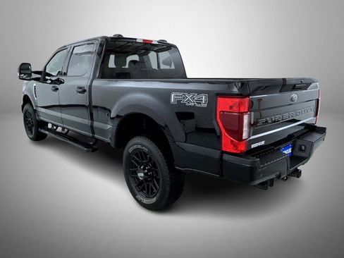 Used 2022 Ford F250 XLT w/ Black Appearance Package image 7