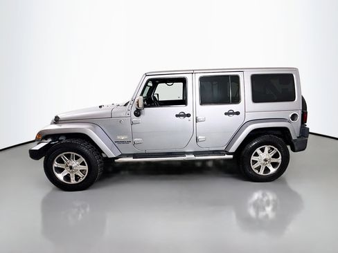 Used 2013 Jeep Wrangler Unlimited Sahara w/ Dual Top Group image 4