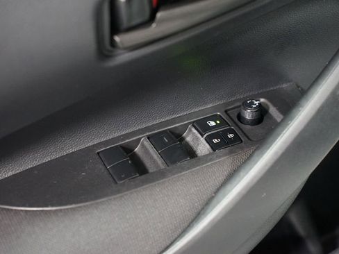 Certified 2025 Toyota Corolla LE image 28