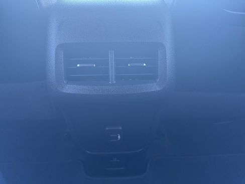 Used 2022 Chevrolet Equinox RS w/ Infotainment Package image 15