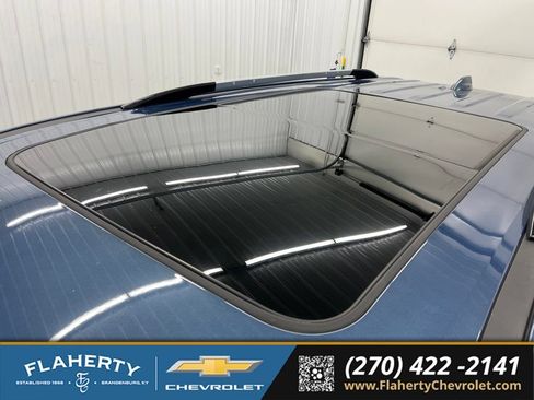 Used 2025 Chevrolet Traverse High Country FWD image 35