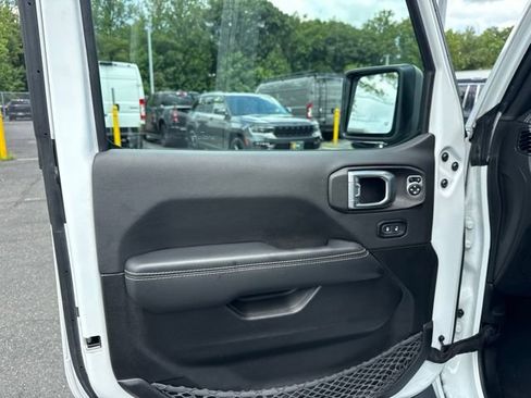 Used 2023 Jeep Wrangler Unlimited Sahara w/ Cold Weather Group AWD/4WD image 30