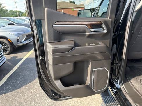 Used 2022 GMC Sierra 1500 Elevation w/ Preferred Package AWD/4WD image 13
