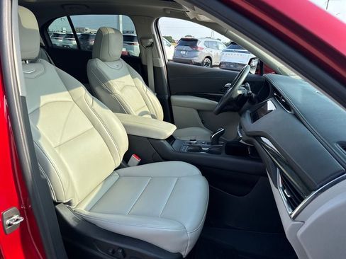 Used 2022 Cadillac XT4 Premium Luxury w/ Cold Weather Package FWD image 14