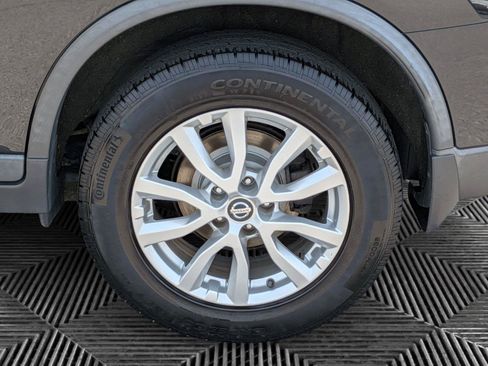 Used 2017 Nissan Rogue SV AWD/4WD image 9