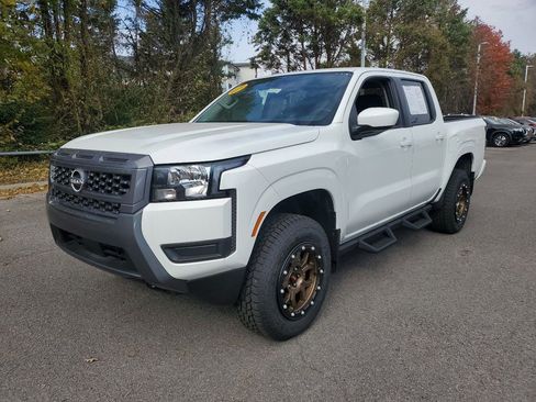 New 2025 Nissan Frontier SV AWD/4WD image 2