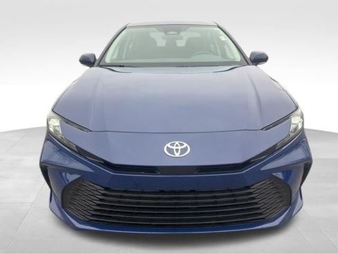Used 2025 Toyota Camry LE image 8