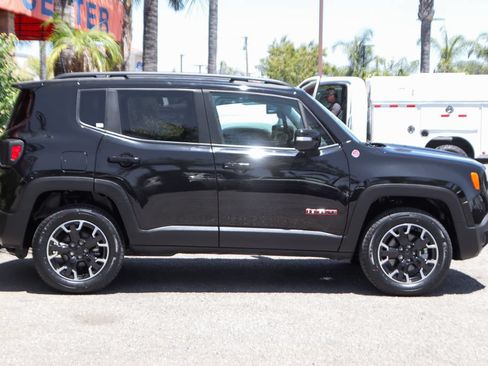 Used 2023 Jeep Renegade Trailhawk AWD/4WD image 10