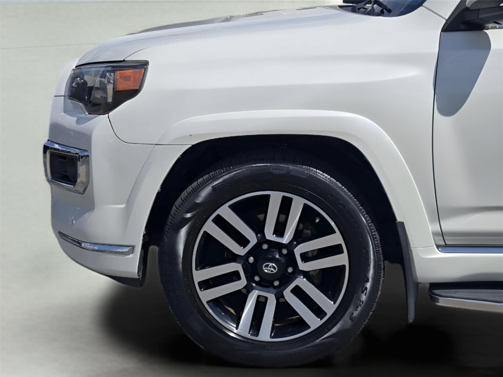 Used 2019 Toyota 4Runner Limited RWD image 9