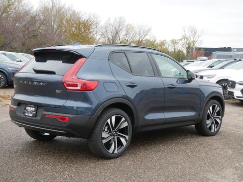 New 2026 Volvo XC40 B5 Ultra w/ Climate Package image 3