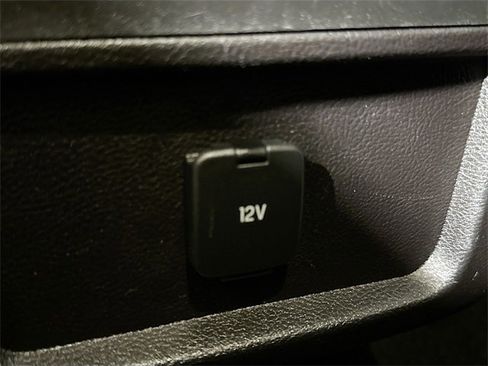 Used 2018 Ford Edge SE image 25