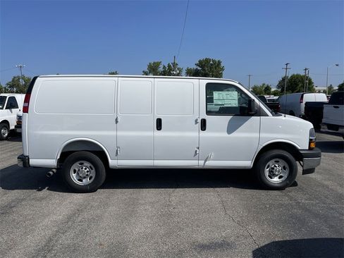 New 2025 Chevrolet Express 2500 w/ Driver Convenience Package image 5