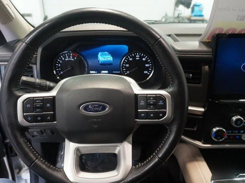 Used 2024 Ford Expedition Max XLT image 12