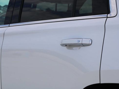 Used 2019 Chevrolet Tahoe Premier w/ Premier Plus Edition AWD/4WD image 36