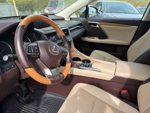 Used 2019 Lexus RX 450hL Premium w/ Premium Package image 3