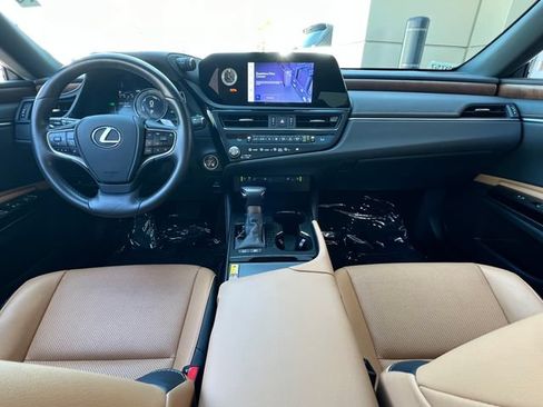 Used 2025 Lexus ES 300h w/ Premium Package FWD image 43