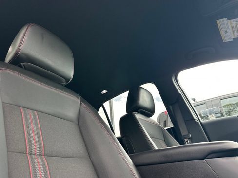 Used 2023 Chevrolet Equinox RS FWD image 21