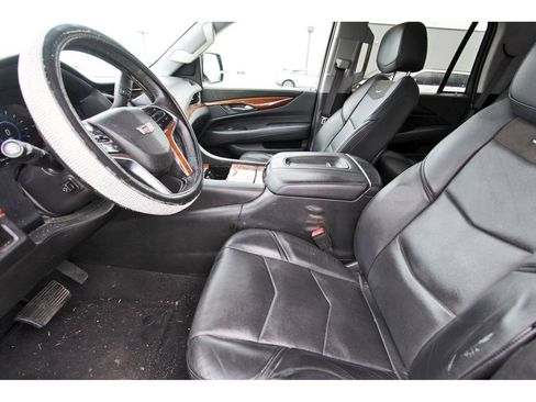 Used 2016 Cadillac Escalade Premium image 6