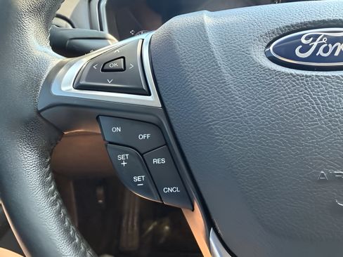 Used 2016 Ford Fusion SE FWD image 13
