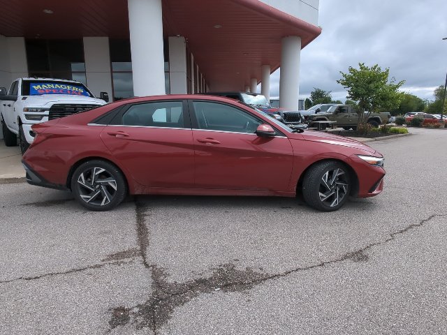 Used 2024 Hyundai Elantra Limited FWD image 32