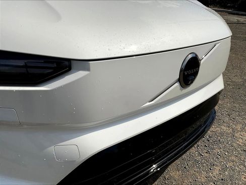 New 2025 Volvo EX90 Plus image 34