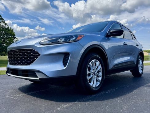 Used 2022 Ford Escape SE w/ Convenience Package AWD/4WD image 3