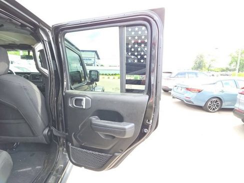 Used 2023 Jeep Gladiator Sport AWD/4WD image 24