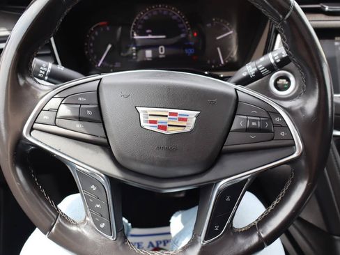 Used 2018 Cadillac XT5 Luxury w/ Driver Awareness Package AWD/4WD image 17
