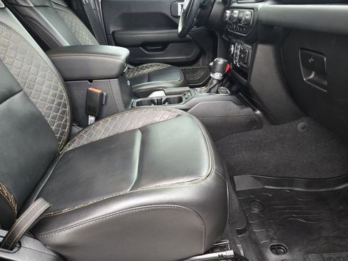 Used 2021 Jeep Wrangler Unlimited Sahara image 13
