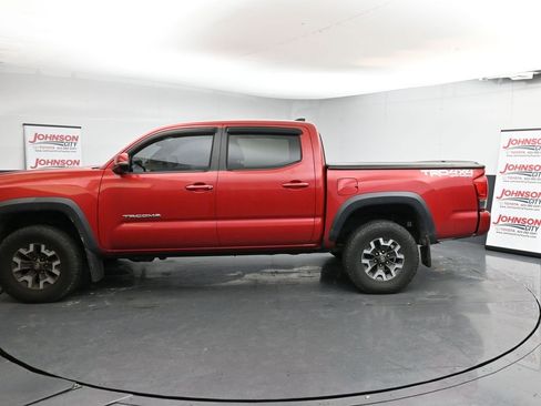 Used 2016 Toyota Tacoma TRD Off-Road image 5