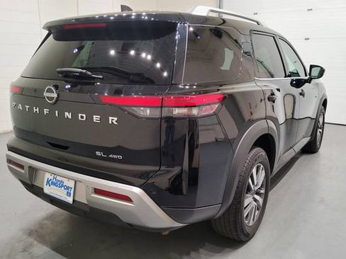 Used 2025 Nissan Pathfinder SL AWD/4WD image 10